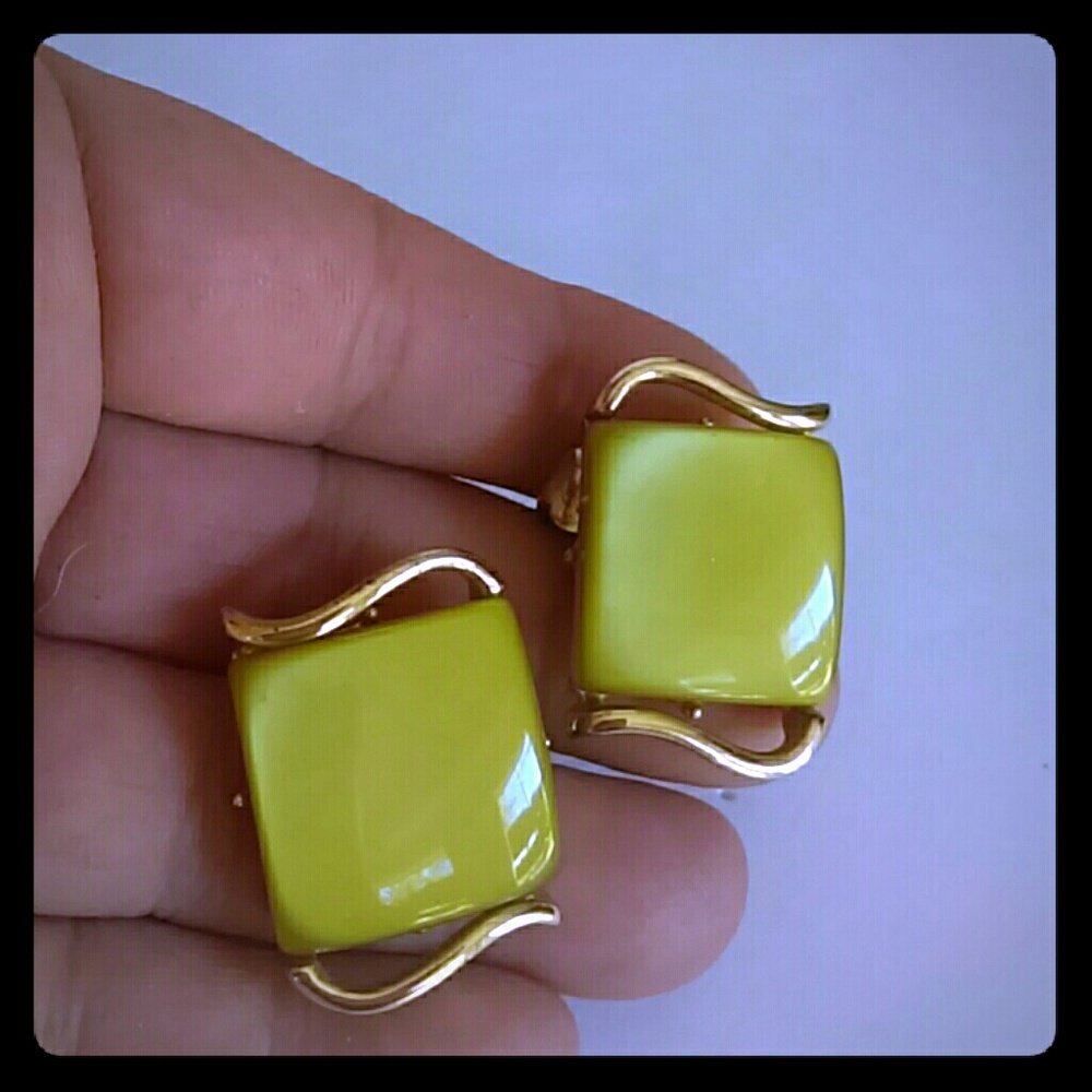 Vintage CORO Green Moonglow Lucite Earrings